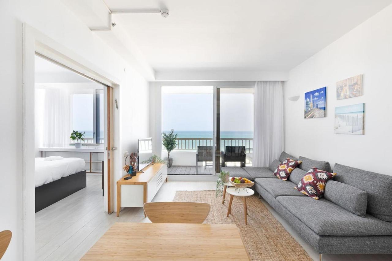 Panoramic Seaview Balcony Escape With Shelter By Sea N' Rent Apartment